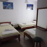Cam غومْبيت