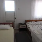 Cam فندق غومْبيت