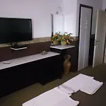 Cam