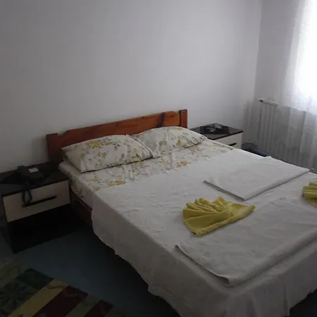 Cam Отель *