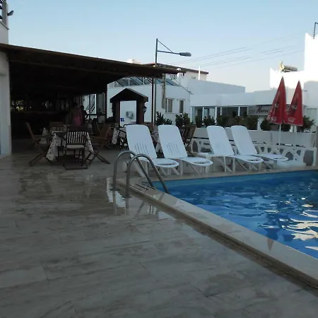 Cam Hotel *